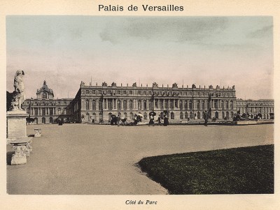 Парковый фасад Версальского дворца со стороны парка. Из альбома фотогравюр Versailles et Trianons. Париж, 1910-е гг.