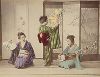 Танцующие и музицирующие девушки. Крашенная вручную японская альбуминовая фотография эпохи Мэйдзи (1868-1912). 