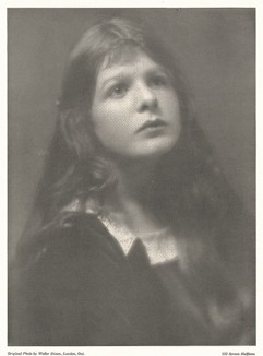 Портрет молодой девушки с наложением "эффекта холста". Фотография Вальтера Диксона. 