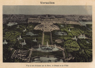 Версаль. Вид с высоты птичьего полета на парк, дворец и город. Из альбома фотогравюр Versailles et Trianons. Париж, 1910-е гг.