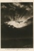 Моноплан «Антуанетта» над лагерем близ Шалон-сюр-Марн (с фотографии 1910 года). L'аéronautique d'aujourd'hui. Париж, 1938
