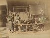 Пряхи. Крашенная вручную японская альбуминовая фотография эпохи Мэйдзи (1868-1912). 