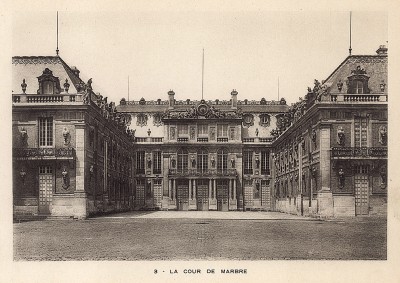 Версаль. Мраморный двор. Фототипия из альбома Le Chateau de Versailles et les Trianons. Париж, 1900-е гг.