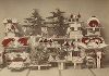 Традиционные японские новогодние подарки и украшения. Крашенная вручную японская альбуминовая фотография эпохи Мэйдзи (1868-1912). 
