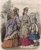 Модели из популярного журнала мод La mode de Paris, идававшегося во Франции в 1870-е годы. Актуальные элементы: юбка в пол, тугой корсет с подчёркивающим тонкую талию турнюром. Лист № 36.
