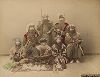 Группа айнов. Крашенная вручную японская альбуминовая фотография эпохи Мэйдзи (1868-1912). 