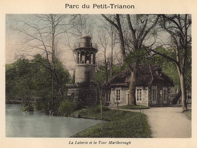 Версаль. Парк Малого Трианона. Молочный домик и башня Мальборо. Из альбома фотогравюр Versailles et Trianons. Париж, 1910-е гг.