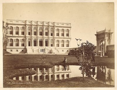 Дворец Чыраган, построенный для султана Абдул-Азиза в 1860-х гг. 